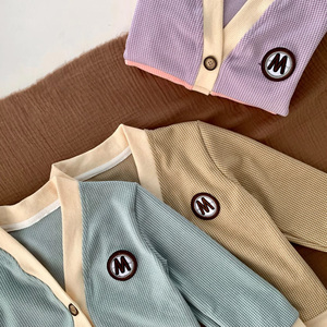 เสื้อแจ็กเก็ตถักคาร์ดิแกนคอวีผ้าโพลีเอสเตอร์เนื้อนุ่มมาใหม่มีกระดุมเสื้อผ้าสำหรับเด็กผู้ชายและเด็กผู้หญิงชุดเด็กวัยหัดเดิน - Product Image 3