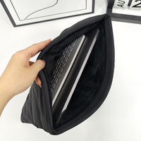 Housse d'ordinateur portable en polyester écologique avec logo personnalisé, faible MOQ, étui de protection en peluche imperméable et portable pour voyages d'affaires