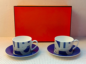 Juego de Tazas y Platos de Cerámica de Lujo, Diseño Runway en Blanco y Negro, para 2 Personas, Ideal para Regalos - Product Image 2