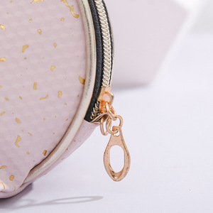 Yiwu đại lý biểu tượng tùy chỉnh Bling thiết kế Du Lịch Mỹ phẩm túi dây kéo lớn PU da vệ sinh túi vỏ hình dạng trang điểm túi cho phụ nữ - Product Image 5