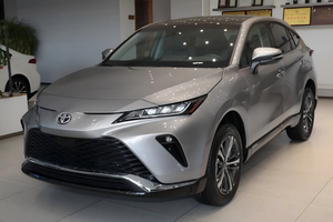2023 2.0L CVT 2WD Luxury Edition FAW for <strong>Visa</strong> with LED Lights and Sunroof - Product Image 3