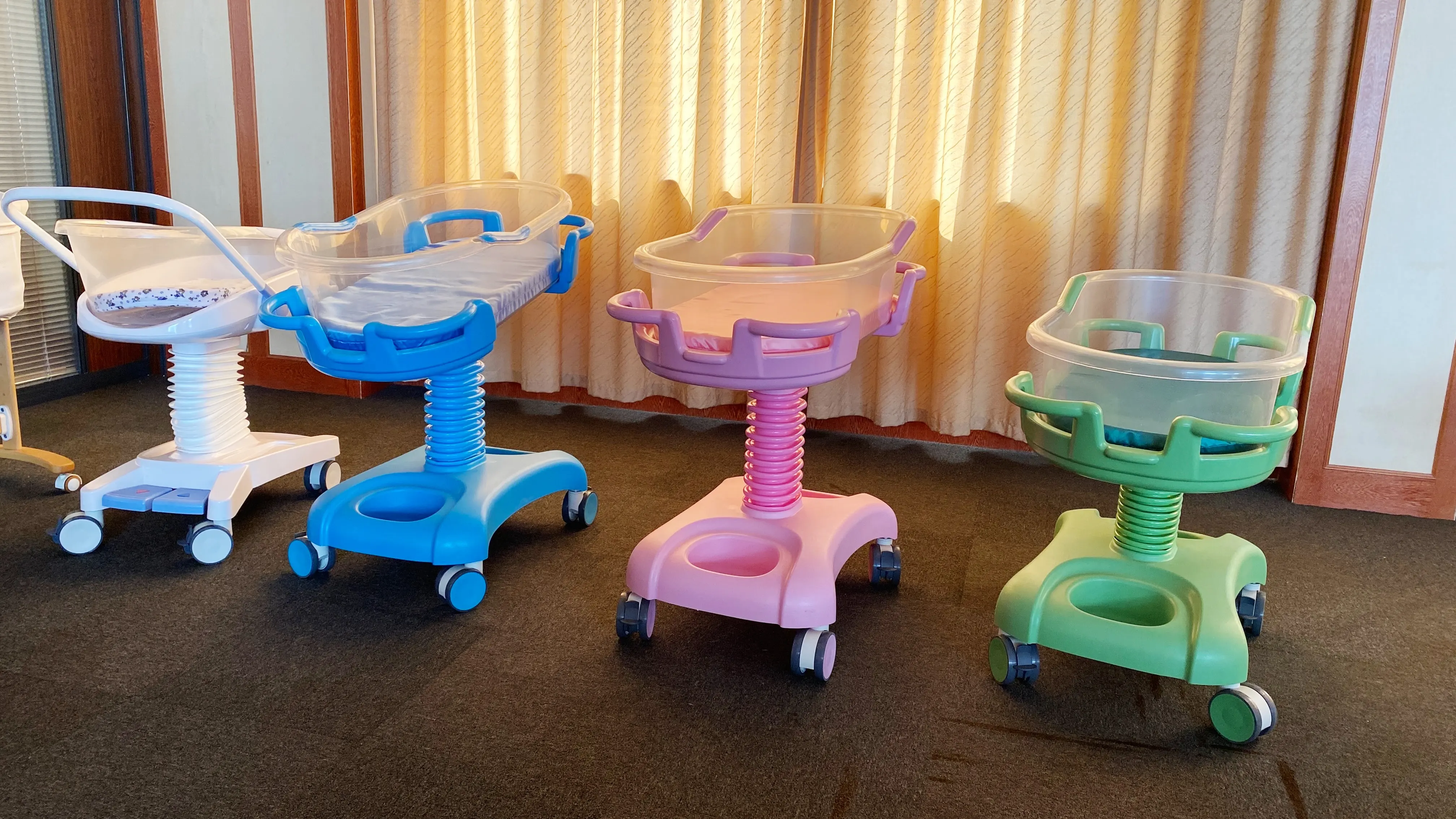 Neues Design Kleinkindbett, Krankenhaus-Baby-Bett zum Verkauf