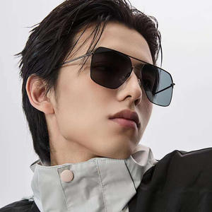 Lunettes de soleil polarisées carrées Dl-B18089 pour hommes, monture en métal, protection UV400, classe 2, pare-soleil, couleur noire - Product Image 1