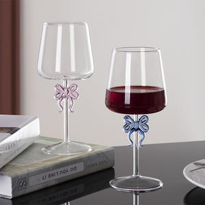 Verres <span class=keywords><strong>à</strong></span> vin <span class=keywords><strong>rouge</strong></span> décoratifs <span class=keywords><strong>à</strong></span> long <span class=keywords><strong>pied</strong></span> avec nœud papillon mignon, faits <span class=keywords><strong>à</strong></span> la main, pour douche nuptiale, bar ou fête - Product Image 2