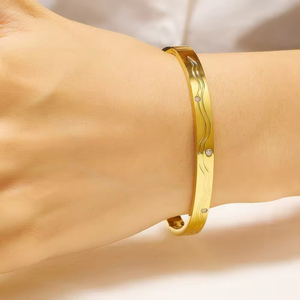 Europe <b>and</b> the United States Ins Retro Stainless Steel <b>Bracelet</b> Advanced Water-sensitive Corrugated Titanium Steel <b>Bracelet</b> - Product Image 2