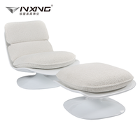 Fauteuil de loisir en tissu de coton blanc de style italien moderne avec pieds en métal blanc pour le salon d'un appartement
