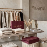 Sac cadeau en carton rouge vin de qualité supérieure, logo personnalisé en feuille d'or, sac en papier de luxe pour boutique avec poignée en ruban de coton pour marque de mode