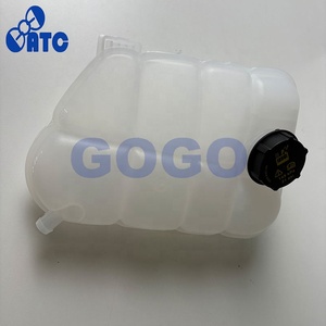 Réservoir de liquide de refroidissement de radiateur d'expansion et de trop-plein adapté pour Ford Kuga CV618K218BC/CV6Z8A080C pour le commerce extérieur - Product Image 5