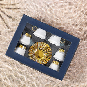 Ensemble de tasses et soucoupes en céramique plaquées or, style nordique européen, avec décor en relief doré - Product Image 6