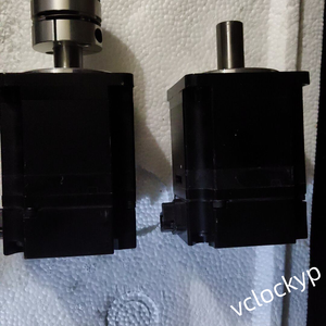 Motor Servo AC YASKAWA SGMJV-08ADA21 Usado, MOT-I-2519=2J32 - Product Image 1