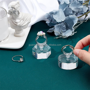 Présentoir et support moderne en acrylique transparent pour bagues, tailles personnalisées, support de rangement rond/hexagonal pour bureau et magasin - Product Image 3