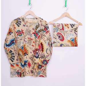 Conjunto de Pijama para Mujer, Estampado Azul, Cuello en V, Cintura Elástica, Manga Larga, 100% Algodón Satinado, Transpirable, Color Rosa - Product Image 2