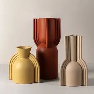 幾何学的な不規則なテクスチャ北欧スタイルの手作りアートモランディカラー花瓶磁器セラミック小さな花瓶モダンな装飾
