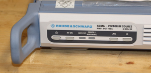 Rohde Schwarz SGT100A <span class=keywords><strong>RF</strong></span> generatore di segnali vettoriali 1MHz-6GHz 120MHz BW buono - Product Image 2