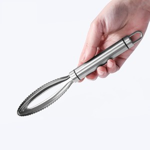 Stainless Steel Fish Scaler Thickened Anti-Splatter Heavy Duty Seafood Tool - Product Image 2
