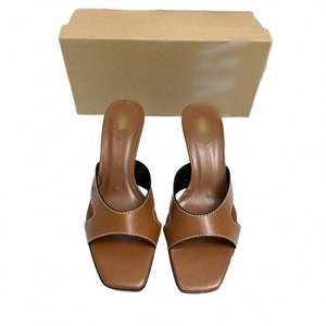 Zapatos de Tacón Alto con Punta Cerrada y Diseño Animal Print 2024, Tacones Finos de 4 Pulgadas con Estampado de Cebra - Product Image 1