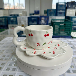 Ensemble de soucoupe de tasse à café en céramique de luxe léger fabriqué en usine peint à la main fleur cerise Design tasses à thé et soucoupes assiette cadeau <span class=keywords><strong>nuage</strong></span> - Product Image 1