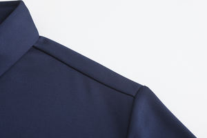 เสื้อยืดแขนสั้นแบบลำลองสำหรับทุกเพศ ผลิตจากผ้าถักโพลีเอสเตอร์/คอตตอน ระบายเหงื่อได้ดี ดีไซน์คลาสสิก กระดุมสามเม็ด คอเสื้อทรงกลม - Product Image 4