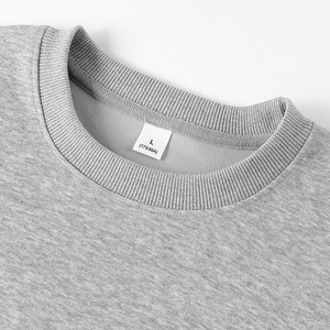 เสื้อสเวตเชิ้ตคอกลมแขนยาวสำหรับผู้ชาย ผ้า 300 GSM ป้องกันขนร่วง ผลิตตามแบบ OEM พิมพ์ลายได้ตามต้องการ สไตล์ลำลอง - Product Image 3