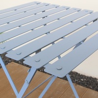 Ensemble bistrot pliable moderne en bois d'acacia massif avec structure métallique pour table et chaises de jardin extérieur