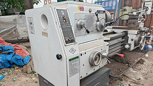 เครื่องกลึงโลหะ CW6180 W6280 แบบแมนนวล ขนาดใหญ่ อเนกประสงค์ แนวนอน สำหรับงานขนาดกลาง มอเตอร์แกนหมุน 5.5 กิโลวัตต์ เส้นผ่านศูนย์กลางแกนหมุนสูงสุด 400 มม. - Product Image 2