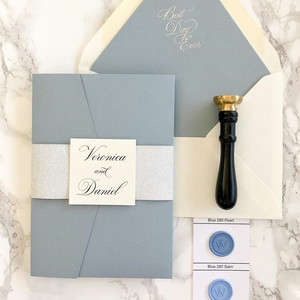 Suite d'invitation de mariage élégante à paillettes bleu poussiéreux découpées au laser à trois volets pour anniversaire Sweet 15 16 - Product Image 6