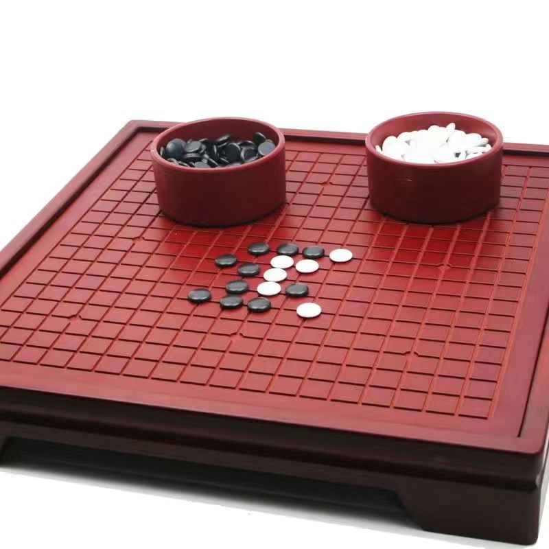 Modelo de escritorio alto + piezas de ajedrez + tarro + patas de mesa