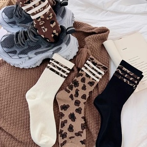 <span class=keywords><strong>Calze</strong></span> da donna a metà polpaccio, alla moda, a pois, con stampa leopardata, assorbenti, antiscivolo, in poliestere, versatili, per tutte le stagioni - Product Image 2