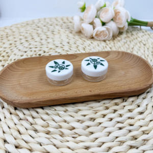 Frascos de plástico pequeños con tapas Envases de cosméticos de maquillaje para cremas - Product Image 3