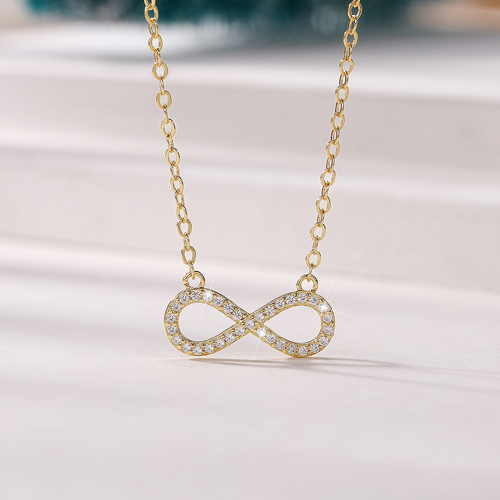 XL748 gold