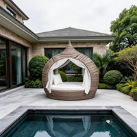 Lit de repos d'extérieur en rotin PE avec rideaux d'intimité réglables |   Parasol pour piscine et salon de jardin |   OEM Hôtel Resort Vente en Gros