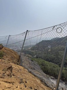 Yuking Direct Factory Customized Galvanized Chain Link Fence with Cyclone <b>Wire</b> <b>Mesh</b> 1mm-4mm Gauge for Yard Use-Hebei Origin - Product Image 4
