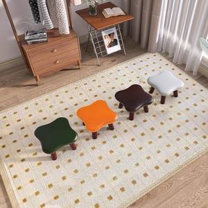 Taburete de madera maciza para el hogar, taburete bajo para sala de estar, taburete tapizado creativo retro para niños, taburete para cambiar zapatos en la entrada - Product Image 1