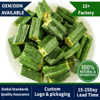 Knapperige Okra, zoete, gezonde gedroogde groentesnack voor een fitnessdieet.