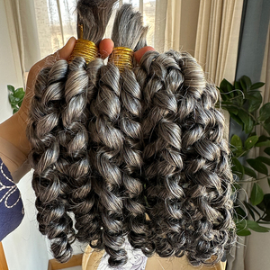 <span class=keywords><strong>Capelli</strong></span> umani vergini in ciocche, colore 1B grigio <span class=keywords><strong>sale</strong></span> e pepe, texture riccia per intrecciare. - Product Image 3