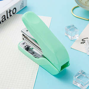 Haute qualité en gros couleur petite économie de travail métal Mini <span class=keywords><strong>agrafeuse</strong></span> 24/6 apprentissage bureau multi-fonctionnel <span class=keywords><strong>agrafeuse</strong></span> <span class=keywords><strong>sans</strong></span> agrafes - Product Image 3