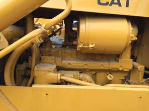 Topadora Caterpillar D6D de Segunda Mano de Alta Calidad, Modelo 2023, Potencia de 150000W con Caja de Cambios y Bomba - Product Image 3