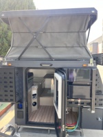 Venta Exclusiva: Camioneta Todoterreno Moderna, Impermeable, 4x4, Ligera, con Cama Desmontable para Acampar