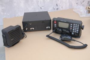 วิทยุสื่อสารทางทะเล ICOM M802 รุ่น DSP ขั้นสูง พร้อมหัวรีโมทขนาดกะทัดรัด - Product Image 1
