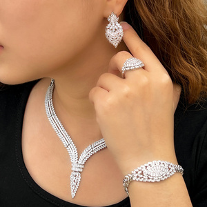Braut-Schmuckset mit V-förmiger Halskette, Kubischem Zirkonia, Afrikanisch-Saudisch, Weiß<span class=keywords><strong>gold</strong></span>-Plattiert, Luxuriöses Hochzeits-Schmuckset für Damen - Product Image 6
