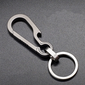 <span class=keywords><strong>Mousqueton</strong></span> en titane <span class=keywords><strong>porte</strong></span>-clés Clip petit sac à dos Clip <span class=keywords><strong>porte</strong></span>-clés robuste Anti-perte <span class=keywords><strong>porte</strong></span>-clés à dégagement rapide pour clés bouteille - Product Image 3