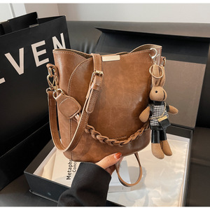 กระเป๋าดีไซน์ย้อนยุคสำหรับผู้หญิง ปี 2025 กระเป๋าสะพายข้างแบบใหม่ กระเป๋าถือทรงถังยอดนิยม - Product Image 2