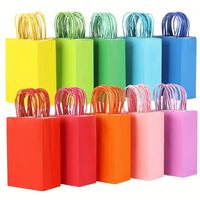 Sacs cadeaux en papier kraft blanc uni en gros avec poignées en papier torsadé, logo personnalisé OEM pour restaurants, boutiques, emballages de détail