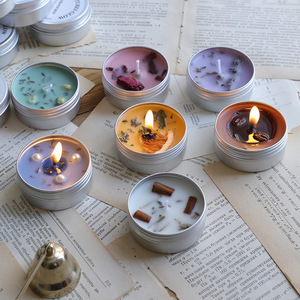 Candele di Lusso 100% Cera di Soia Naturale Fatte a Mano con Oli Essenziali e Fiori Secchi per Ringraziamento, Festa della Mamma, Natale, Diwali e Festività - Product Image 3