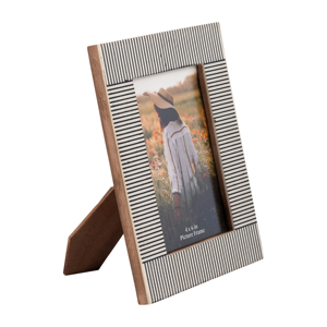 Cornice per foto rettangolare 4x6 pollici con design a righe, moderna, in legno e resina, da tavolo - Product Image 2