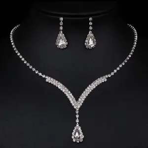 Mode Kristal Bruid Sieraden Sets Strass Hanger Kettingen Bengelen Oorbellen Voor Vrouwen Trouwjurk Banket Sieraden Cadeau