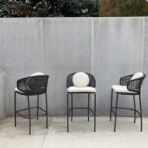 Tabouret de <span class=keywords><strong>bar</strong></span> d'extérieur moderne de style nordique avec cadre en aluminium à pieds hauts, dossier en rotin tressé, imperméable et résistant au soleil pour terrasse et jardin - Product Image 2