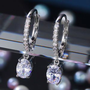 Orecchini Pendenti Corti Minimalisti Rotondi Scintillanti per Donne, Stile Fresco, Gioielli per Orecchie alla Moda per Uso Quotidiano - Product Image 3