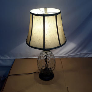 Lampe de table en verre marteau LED de luxe moderne Lampe de chevet blanche de style nordique antique pour chambre à coucher hôtel restaurant maison intelligente - Product Image 5