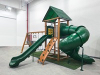 Aire de jeux en bois écologique pour enfants, avec cabane en bois stabilisé, double toboggan, balançoires multiples et filet d'escalade actif, pour parcs commerciaux et jardins